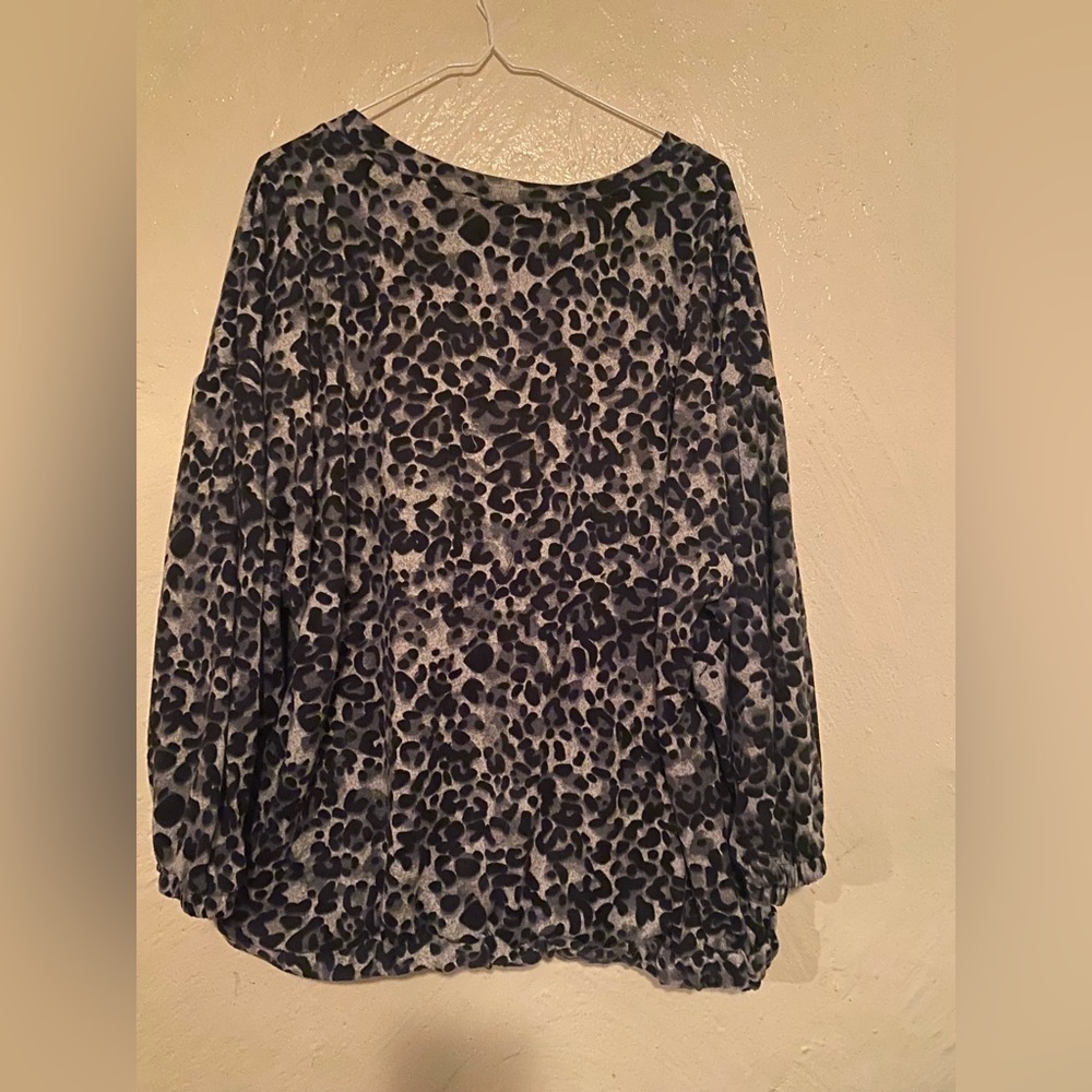 Unique Spectrum Leopard Print Long Sleeve